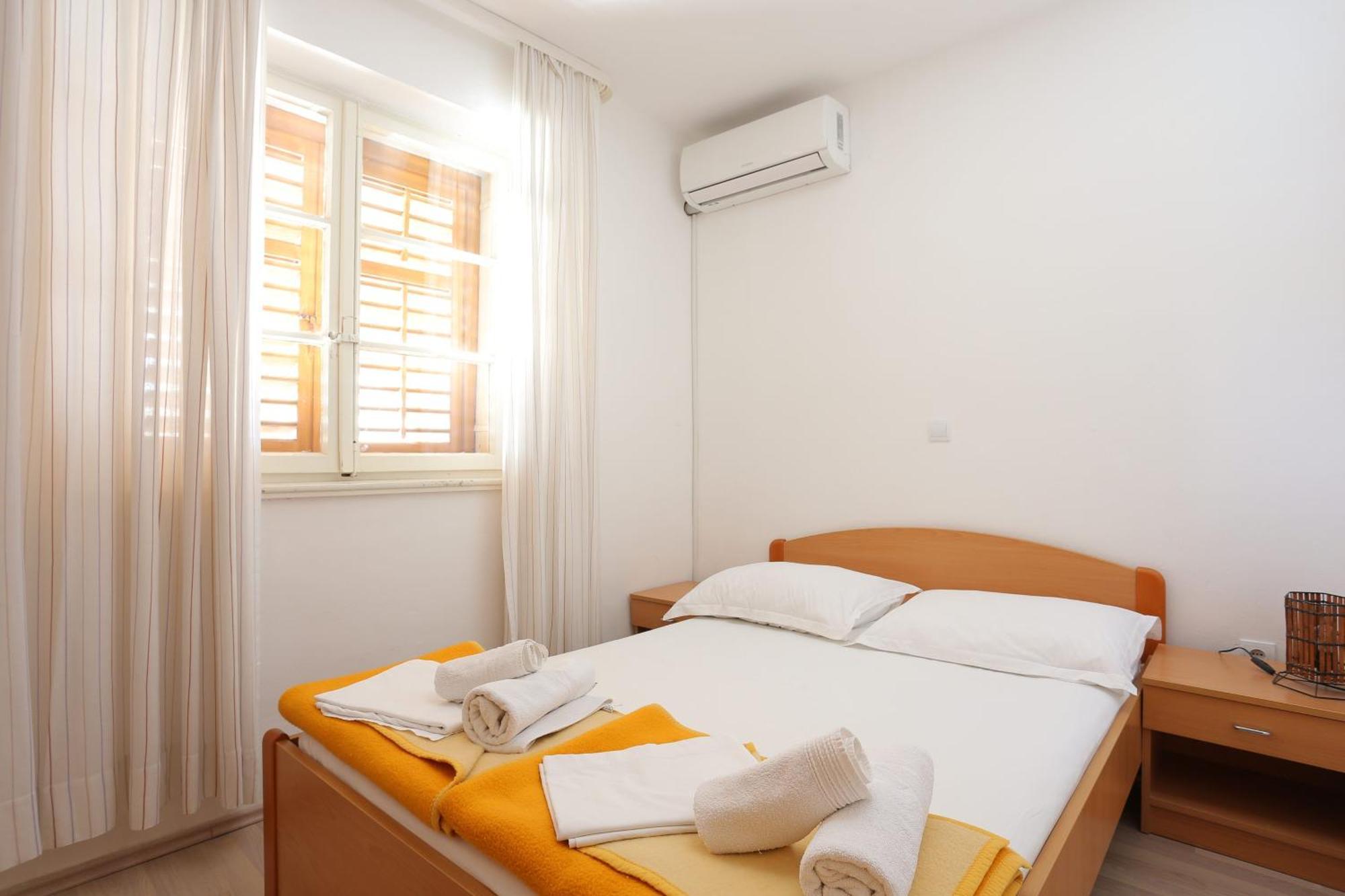 Apartments And Rooms With Parking Space Tucepi, Makarska - 5263 Экстерьер фото