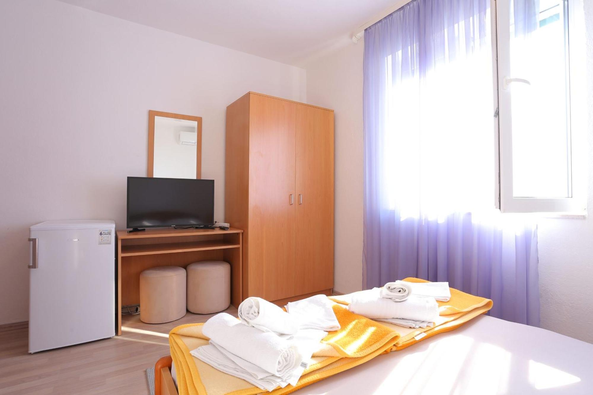 Apartments And Rooms With Parking Space Tucepi, Makarska - 5263 Номер фото